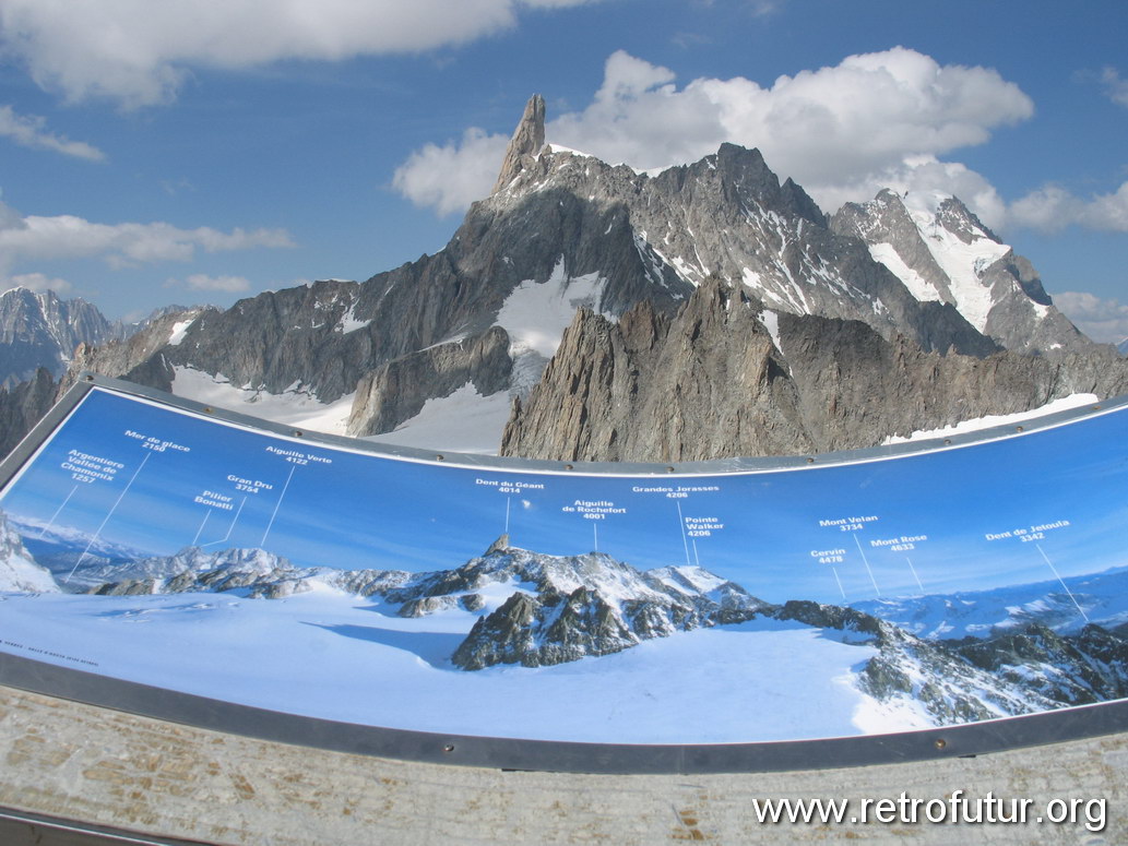 Punta Helbronner und Umgebung : 2006_07_22-23_176_CourmayeurCerviniaLiftology.JPG