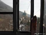 La Funivia Oropa - Lago Mucrone : Vista sulla stazione ed la cupola del santuario