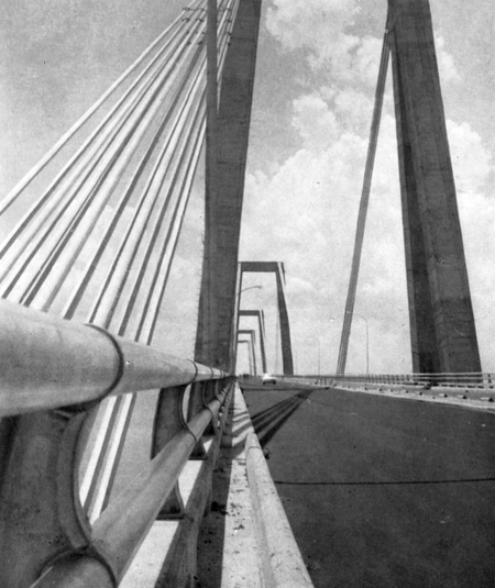El_puente_terminado_1962_b_small.png (337854 bytes)