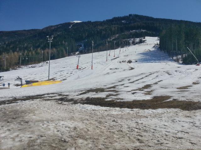 Der Olex Skilift ist bereits abgebügelt. Hingegen findet am 28.3.2014 weiterhin Skibetrieb mit dem Olympiaexpress Sessellift statt. (50.34 KByte) Skitour vs. Industrieski am Beispiel der Querung vom Glungezer Gipfel über Zirbenweg bis hinab nach Igls : Der Olex Skilift ist bereits abgebügelt. Hingegen findet am 28.3.2014 weiterhin Skibetrieb mit dem Olympiaexpress Sessellift statt.