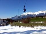 Skitour vs. Industrieski am Beispiel der Querung vom Glungezer Gipfel über Zirbenweg bis hinab nach Igls : Passt. Urbane Integration der Pendelbahn in Igls