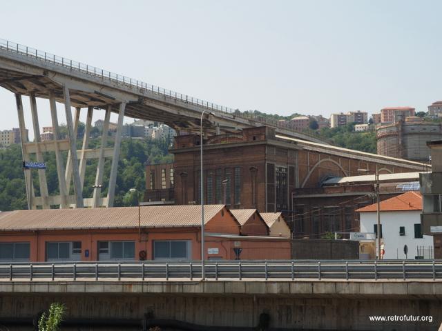 Foto Documentation August 2015 : Western approach viaduct of Morandi bridge, still in place today