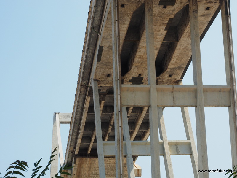 Foto Documentation August 2015 : Pylons number 8 and 9 (from right to left) of Polcevera bridge in August 2015