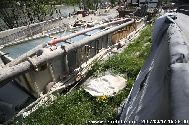 Steep tunnel : Water sediment cleaning bassin.