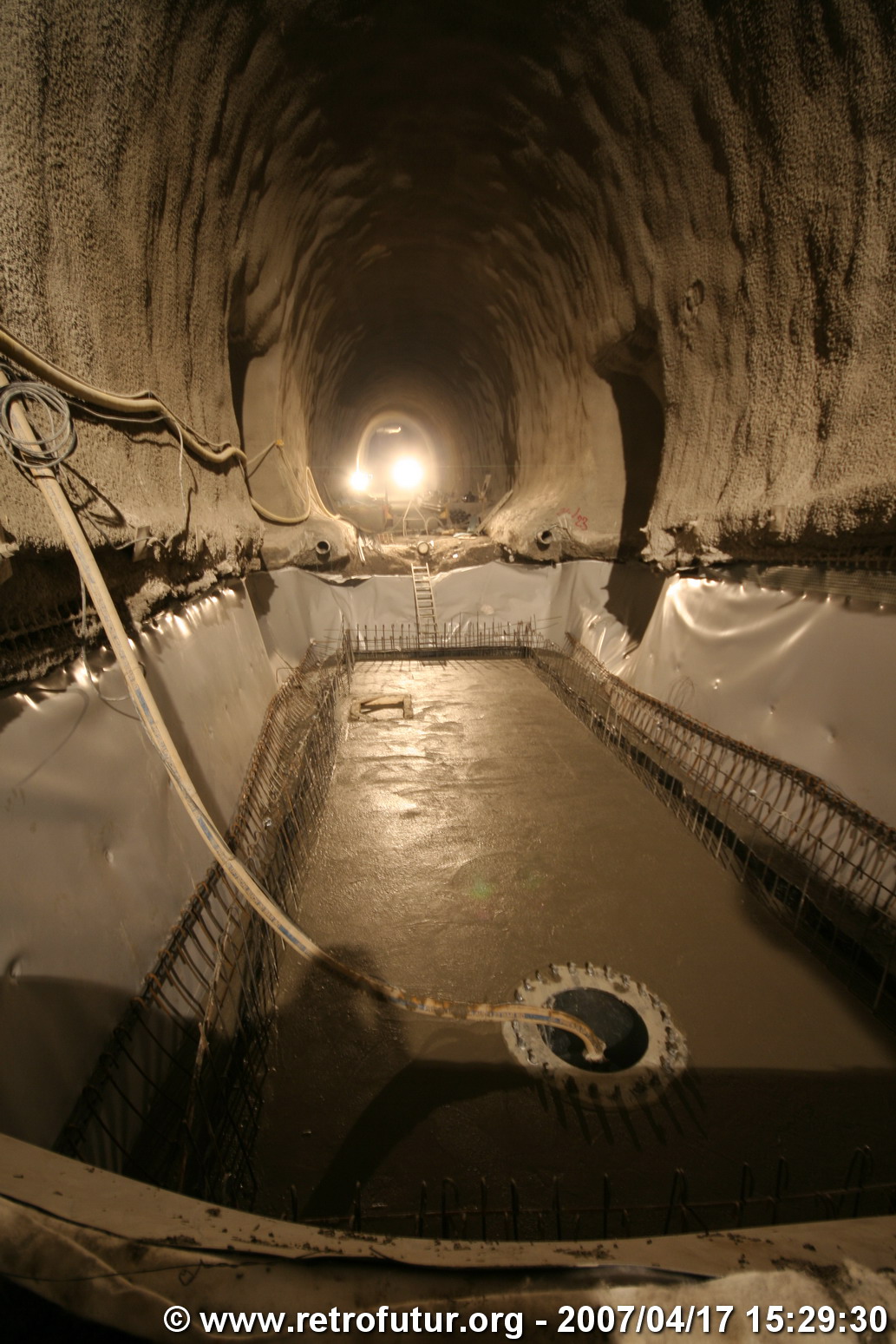Steep tunnel : The deepest point of the tunnel. From here on, the line climbs uphill