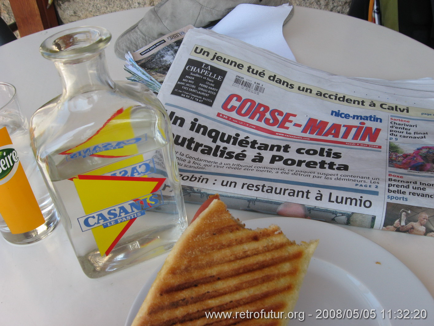 Caffè und Zeitung : 