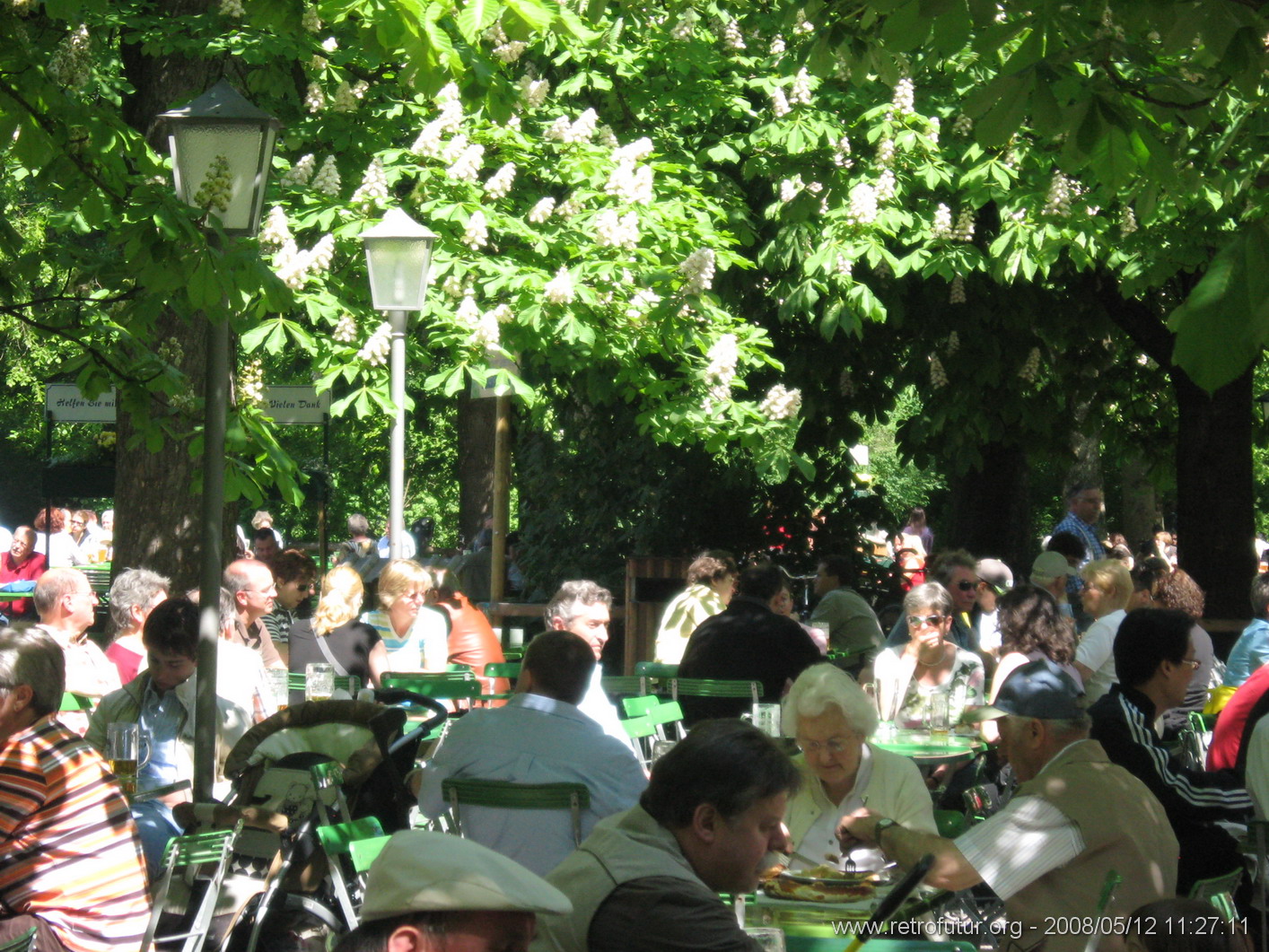 München : Hundert, wenn nicht tausend Tische... 