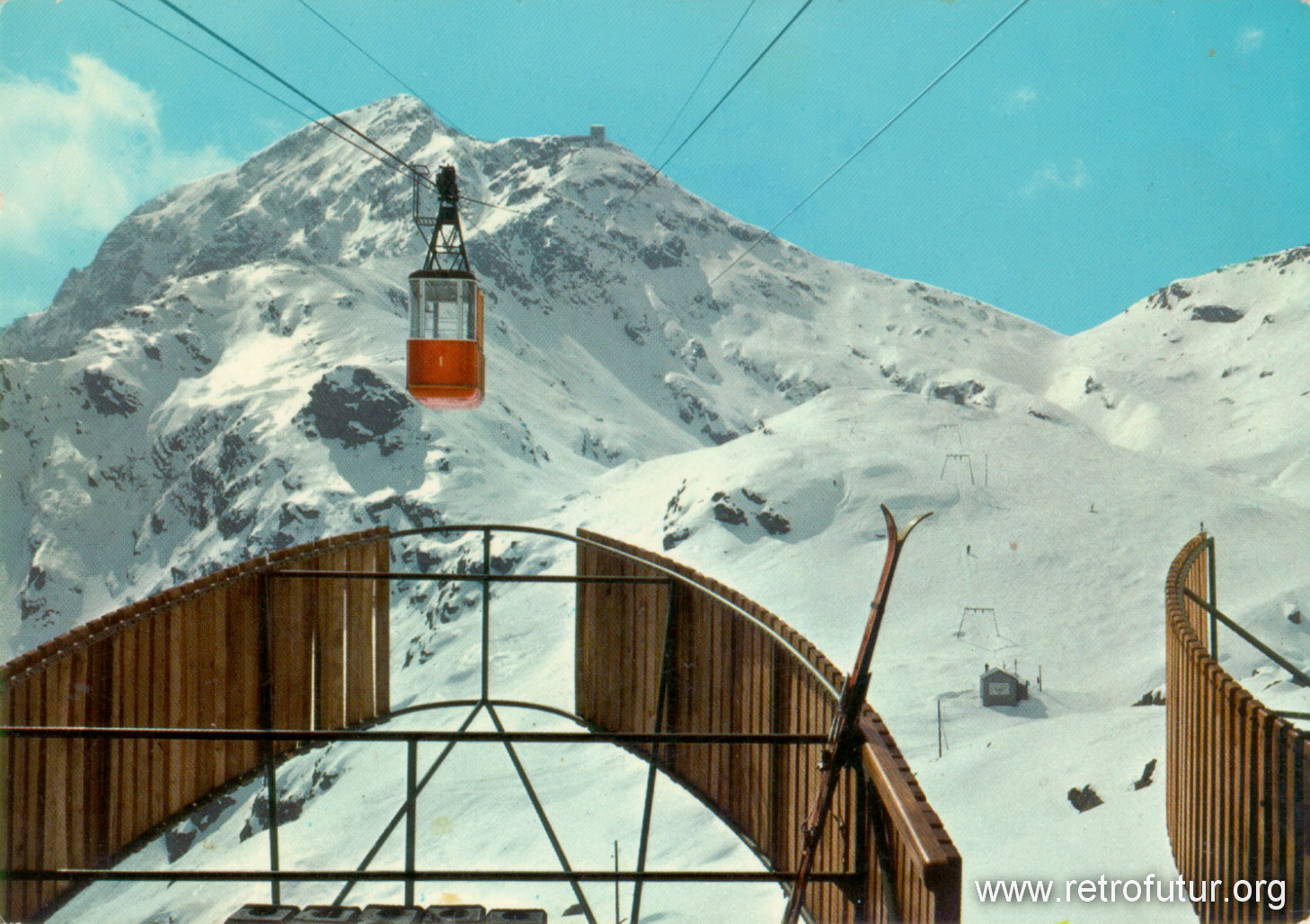 Stazione inferiore : oropa_funivia_mucrone_ca_1975_c_gazzo_&_marino_torino.JPG