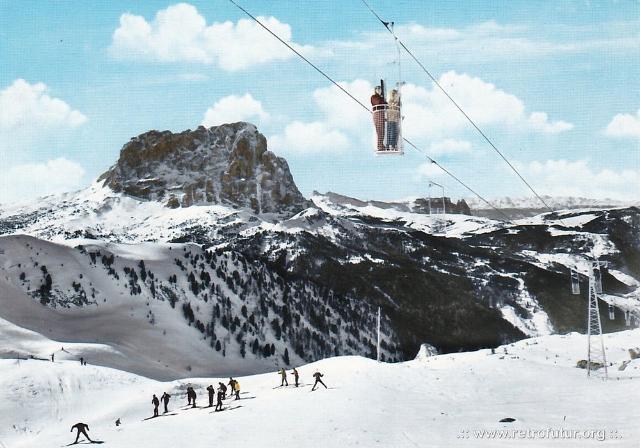 Wolkenstein (BZ)  / Korblifte Dantercepies und Ciampinoi : Im Korb beste Rundumsicht auf das Massiv des Plattkofels
