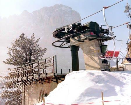 Doppelsessellift (34.24 KByte) Wolkenstein (BZ) / Korblifte Dantercepies und Ciampinoi : Doppelsessellift